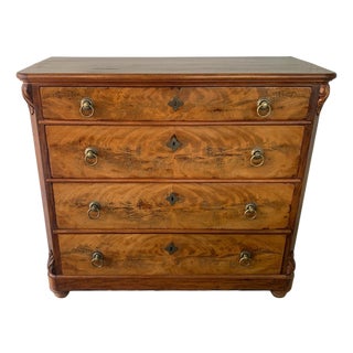 18th C. William and Mary Walnut Chest of Drawers For Sale
