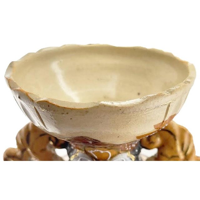 Antique Japanese Moriage Satsuma Samurai Raised Relief Floral Handled Vase For Sale In Las Vegas - Image 6 of 8