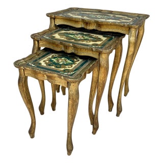 Italian Florentine Neoclassical Nesting Tables in Giltwood, 1960s, Set of 3 For Sale