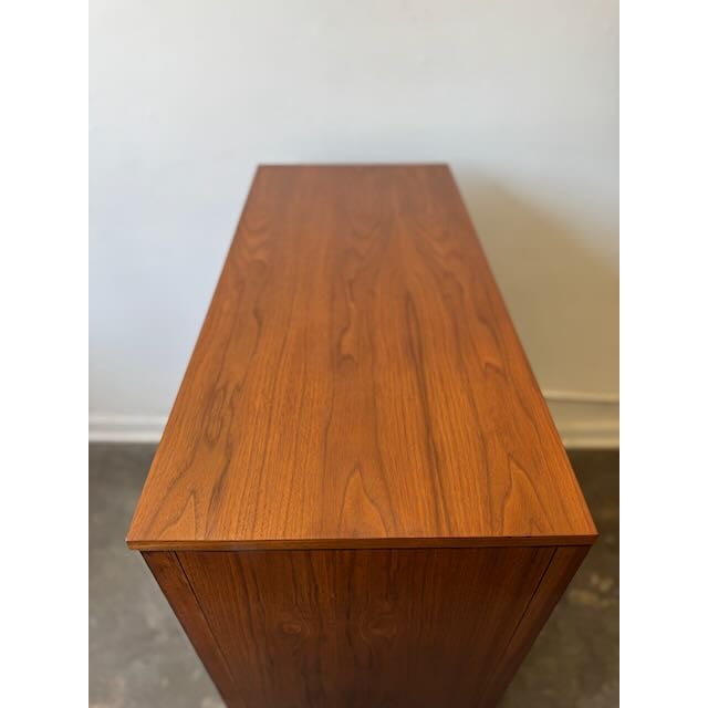 1950s Authentic Paul McCobb for Calvin Furniture "Linear Group" Tall Boy Dresser For Sale - Image 13 of 15