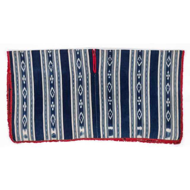 Vintage Hand-woven Ikat Poncho from Central Ecuador For Sale - Image 4 of 8