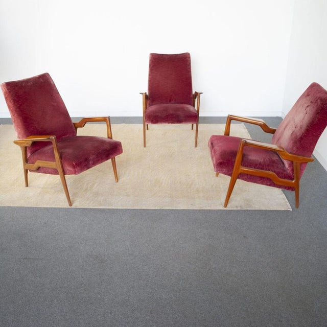 1960s Armchairs in Curved Wood with Burgundy Velvet Upholstery by Osvaldo Borsani, 1960s, Set of 3 For Sale - Image 5 of 9