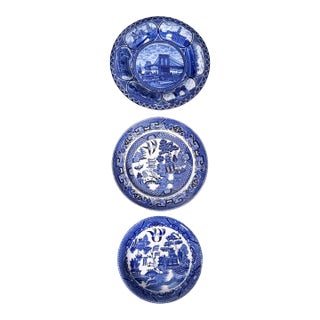 Vintage Blue and White Decorative Porcelain Set of 3 Plates For Sale