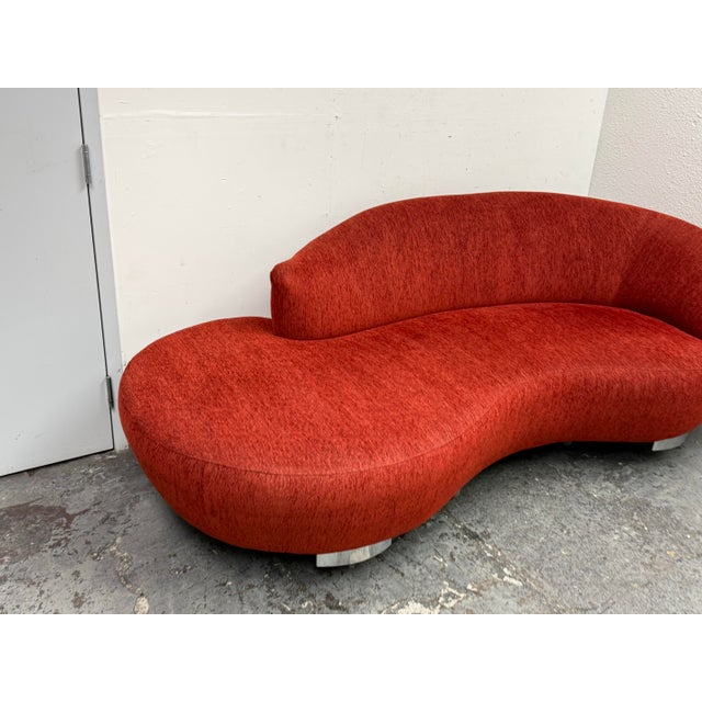 Late 20th Century Vladimir Kagan Style Serpentine Mambo Sofa For Sale - Image 5 of 12