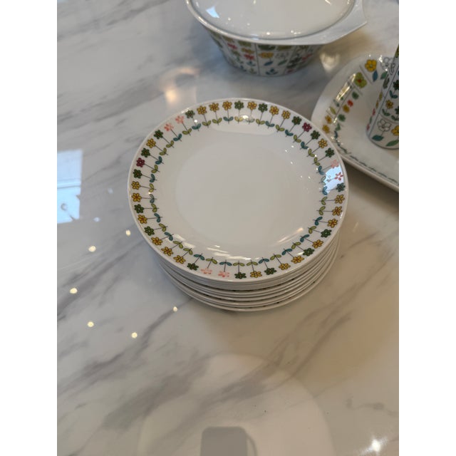 Traditional Rosenthal Studio-Linie Piemonte Porcelain Dinnerware, Set of Sixty-Nine For Sale - Image 3 of 13