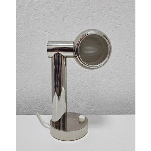 1970s Small Space Age Table Lamp Done in Chrome with Revolving Shade, Italy, 1970s For Sale - Image 5 of 11