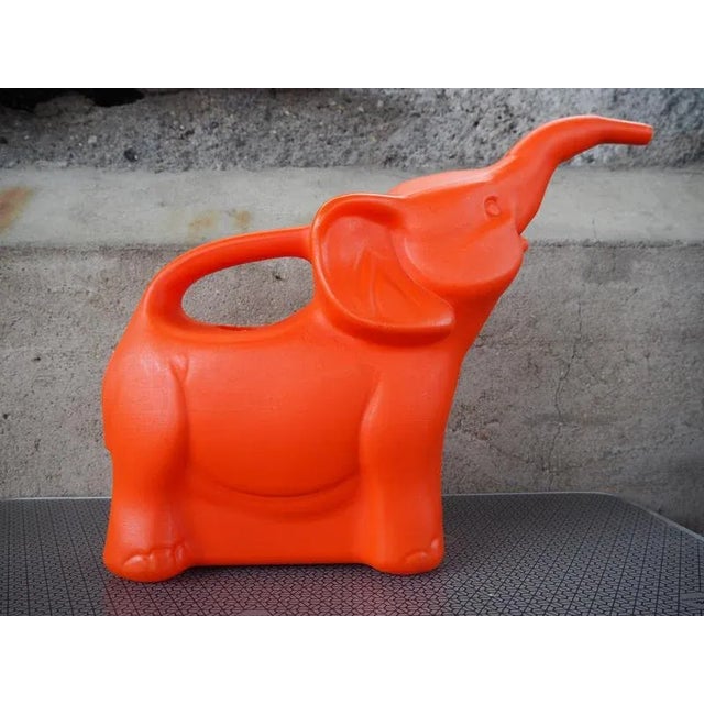 Midcentury Plastic Can In good original condition Fully functional 8litres