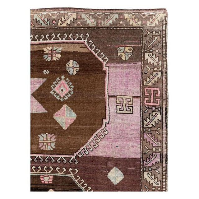 Tribal Galerie Shabab Collection Mid-20th Century Turkish Anatolian Room Size Carpet For Sale - Image 3 of 10