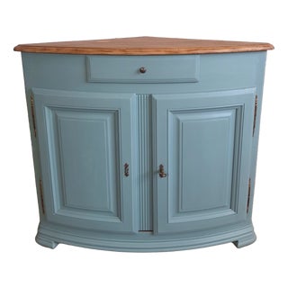 Louis XV Corner Cabinet in Neptune Blue and Brass Fittings, 1890s For Sale