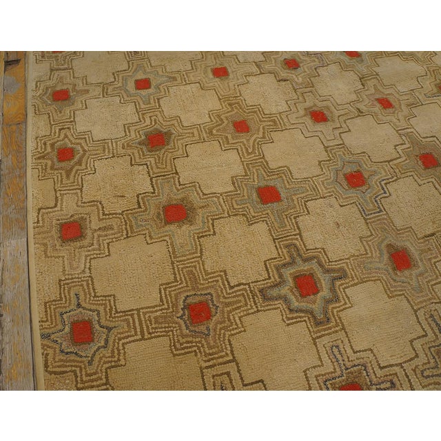1900s Brown Geometric Folk Art Antique American Hooked Rug Knotted Wool Carpet For Sale - Image 4 of 9