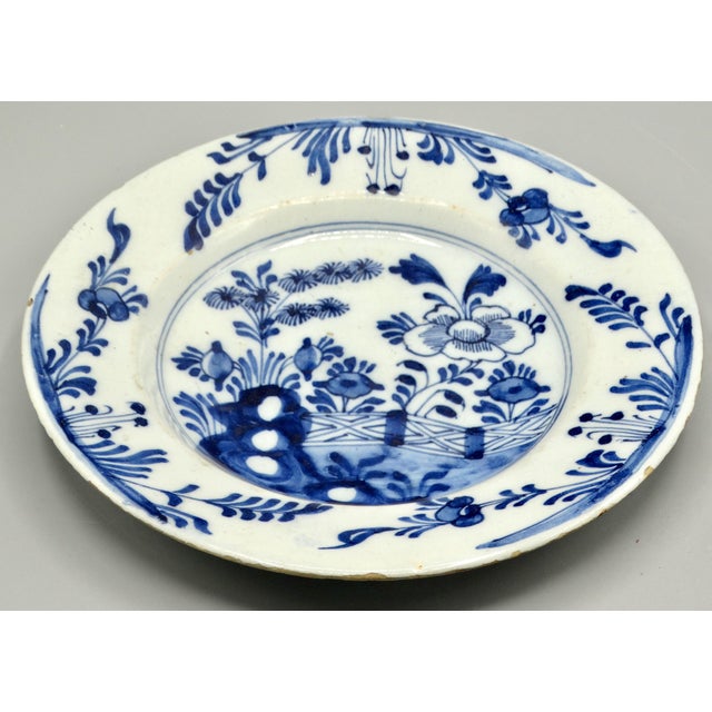 Late 18th Century 18th-Century Delft Chinoiserie Plates,. A Pair For Sale - Image 5 of 11
