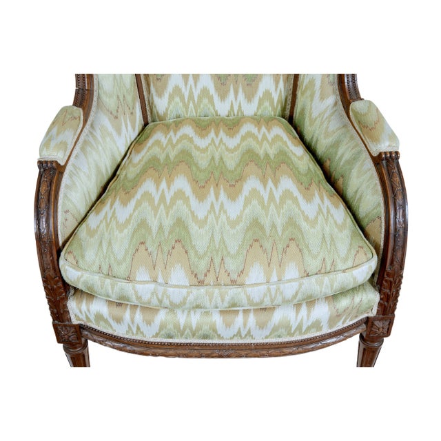 French Louis XVI Style 1870s Walnut Bergère à Oreilles with Carved Décor For Sale In Atlanta - Image 6 of 9