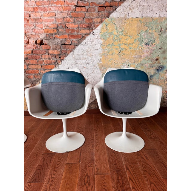 Mid-Century Modern Set of Four Early 1960s Eero Saarinen Tulip Armchairs for Knoll For Sale - Image 3 of 12