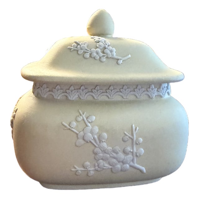 1980s Wedgwood Yellow Primrose Rectangular Lidded Box W/ White Relief Prunus Blossoms For Sale