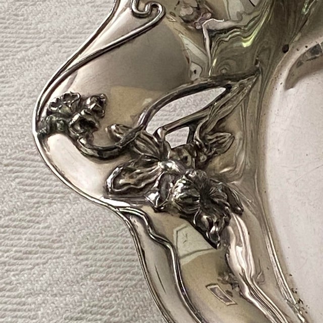 Antique 1899 Wilcox Silver Plated Art Nouveau Daffodil Centerpiece Bowl #9111 For Sale In Sacramento - Image 6 of 12
