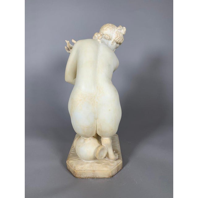 Stone Early 19th-century white marble sculpture in the Neoclassical style depicting Venus at the Bath For Sale - Image 7 of 10