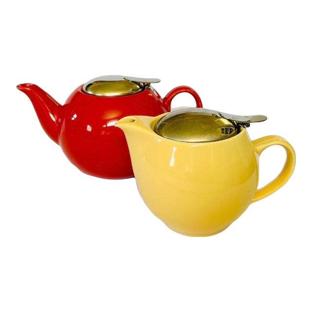 Pair of Teapots Beehouse From Japan For Sale