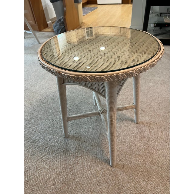 French Country Vintage White Wicker Round Table For Sale - Image 3 of 4