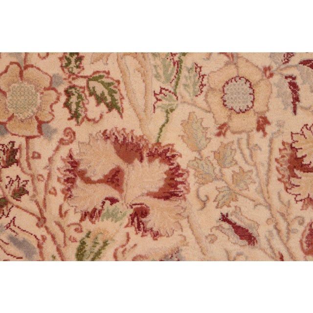 1990s Floral 1990's Pak-Persian Ivory/Grey Wool Rug - 6'1'' X 9'6'' For Sale - Image 5 of 9