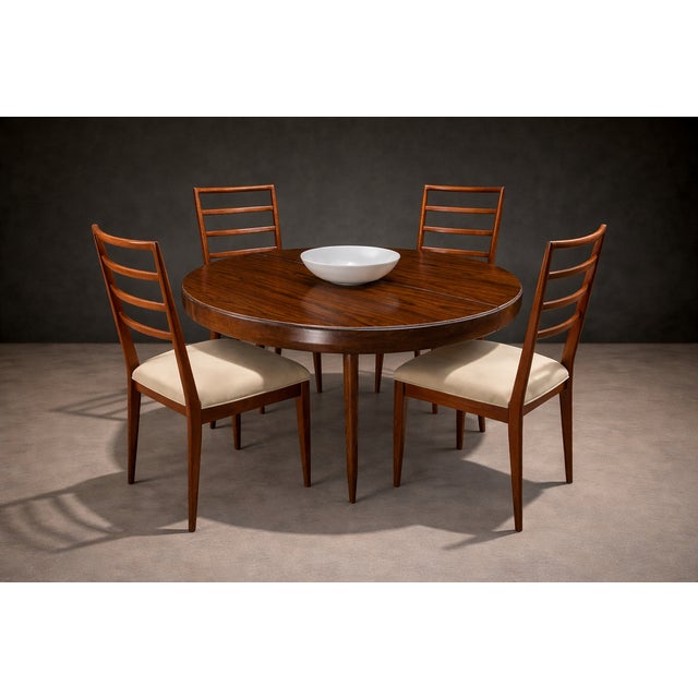 Designed by Rino Levi (1901–1965), this set of four dining chairs from the 1960s reflects the architect’s disciplined...