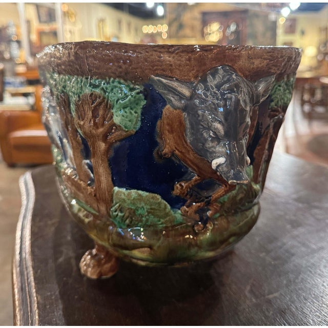 Late 19th Century 19th Century French Barbotine Ceramic Hounds & Boar Cache Pot From Sarreguemines For Sale - Image 5 of 9