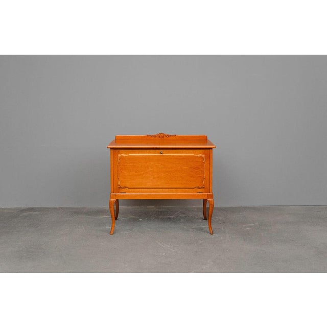 Art Nouveau Chest of Drawers in Oak For Sale - Image 3 of 18
