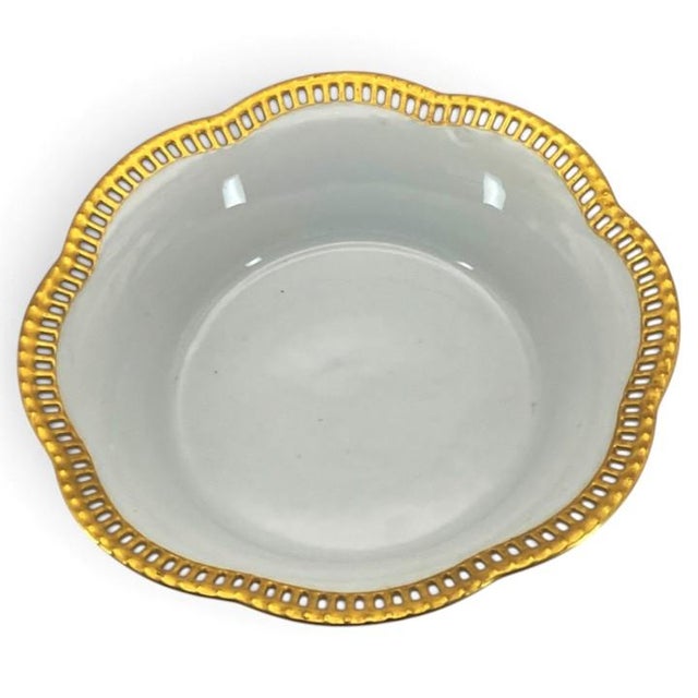 Lovely Teller Carl Schumann Arzberg white porcelain bowl. Made of fine porcelain, and designed with a classic scalloped...