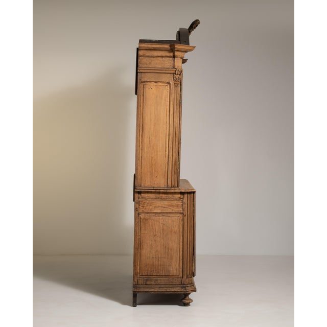French Louis XV Oak Vitrine, Rococo Style, France, Early 19th Century For Sale - Image 3 of 17