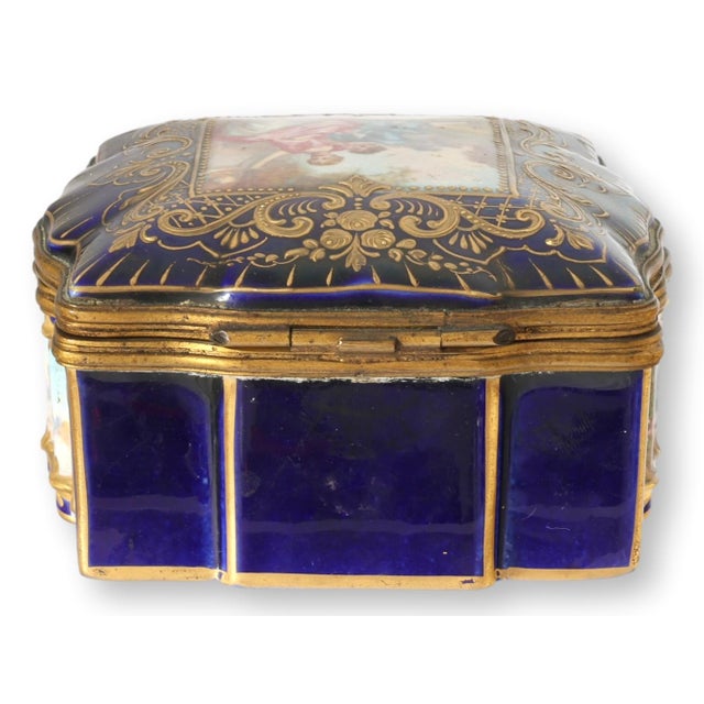 Late 19th Century 19thC French Sèvres Style Porcelain Box For Sale - Image 5 of 8