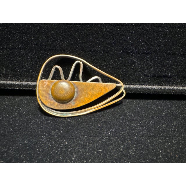 1950s Surrealist Brooch in Patinated Bronze with Its Original Base by Francisco Rebajes, 1950s For Sale - Image 5 of 6