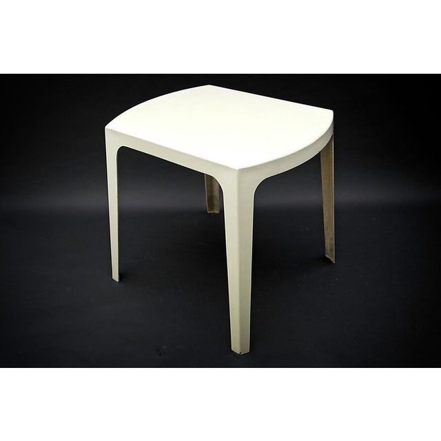 Cream Vintage Table in Fiberglass and Plastic, 1970s, Set of 8 For Sale - Image 8 of 10