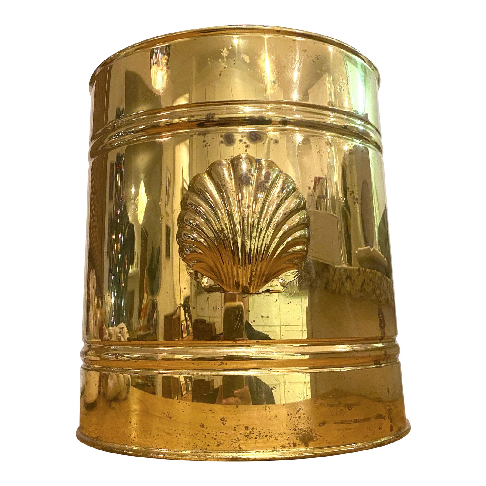 Vintage Metal/ brass basket pearl-shell painted. Vintage Metal/ brass basket pearl-shell painted.
