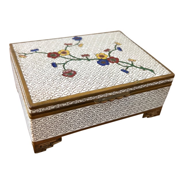 Vintage Chinese Cloisinne White Box For Sale