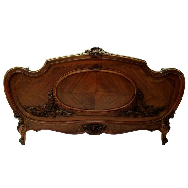 1900 - 1909 Antique French Louis XV Walnut Bed – Rococo Carved Queen Adaptable Circa 1900s For Sale - Image 5 of 18