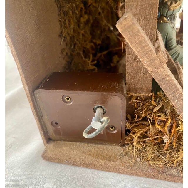 Traditional Mid-Century Vintage Musical Nativity Crèche Stable (Plays "Silent Night") For Sale - Image 3 of 14
