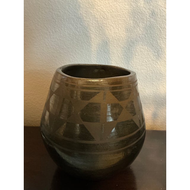 Vintage Aguilar Blackware Pottery Vessel – Hand‑Etched Geometric Design For Sale - Image 4 of 7