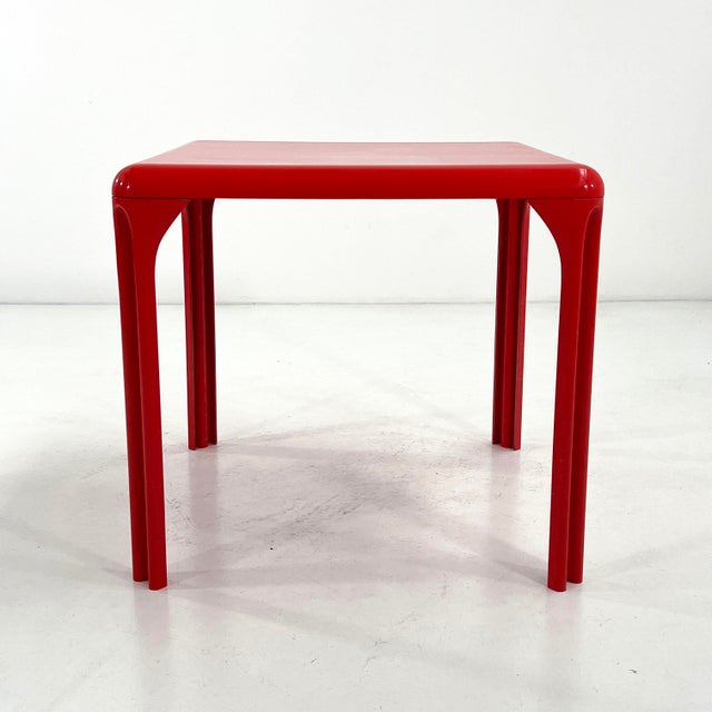 Red Stadio Dining Table by Vico Magistretti for Artemide, 1970s, in Good conditions. Designed 1970 to 1979 This piece has...