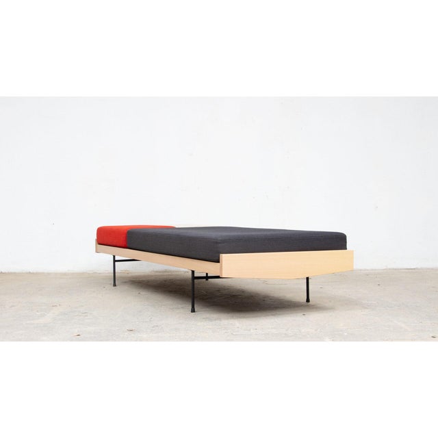 Daybed by Pierre Paulin for Ligne Roset, 1950s For Sale - Image 9 of 10