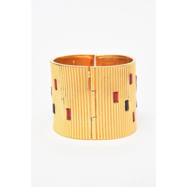 Modern Vintage Paloma Picasso Glass and Ribbed Gold Filled Metal Cuff Bracelet 80's For Sale - Image 3 of 8