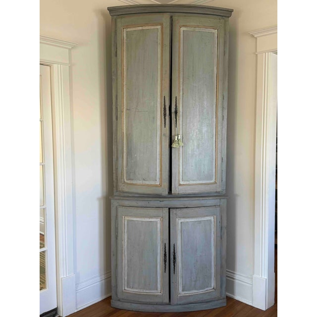 French Antique French Painted Corner Cabinet, Lined in French Toile For Sale - Image 3 of 10