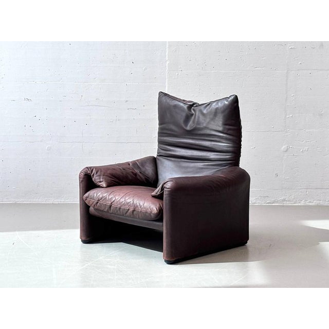 Set of Maralunga Armchair and Ottoman in Leather by Vico Magistretti for Cassina, Italy, 1970s For Sale - Image 9 of 18