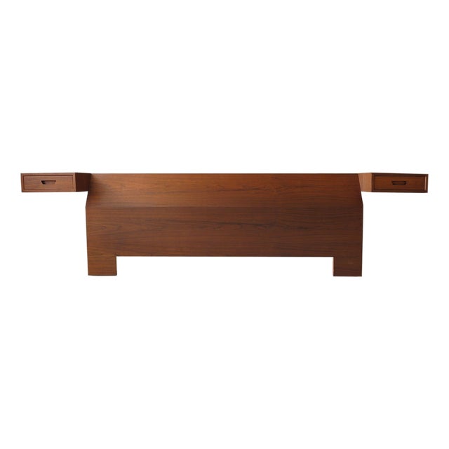 Mid-Century King Headboard in American Walnut With Integrated Nightstands For Sale