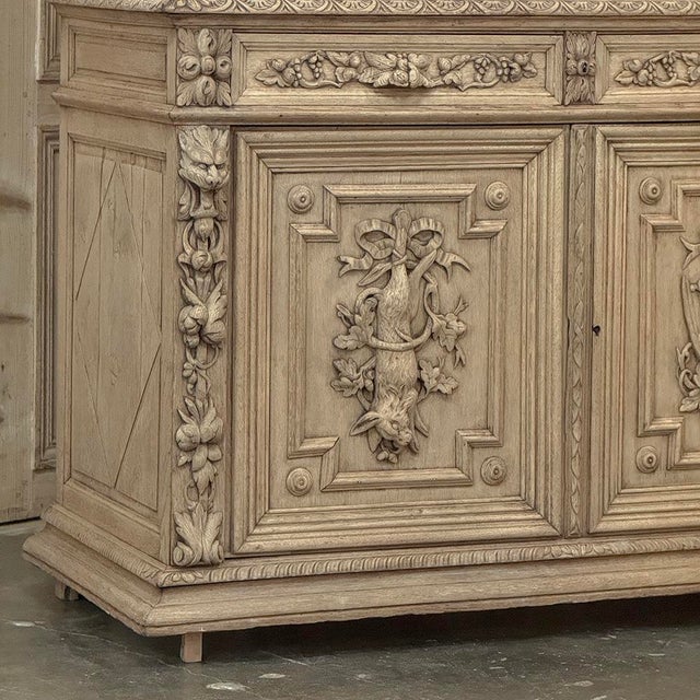 Wood 19th Century French Renaissance Hunt Stripped Oak Bookcase For Sale - Image 7 of 18