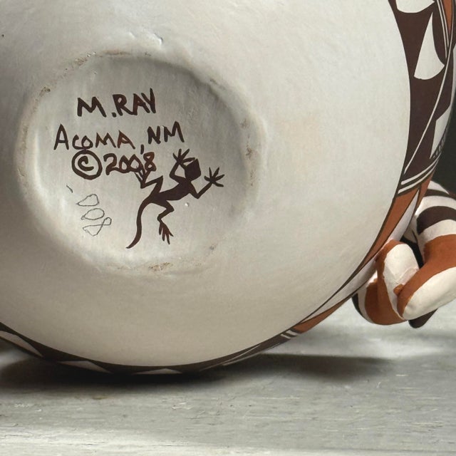 Vintage Native Acoma Friendship Pot by Marilyn Ray, Signed (2008) For Sale - Image 10 of 10