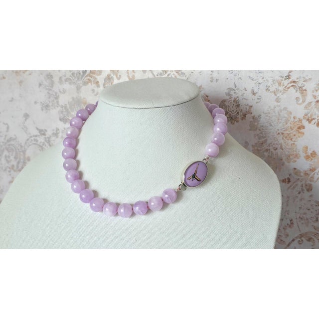 Lavender Chatoyant Kunzite Necklace With Vintage Crystal Clasp For Sale In Cleveland - Image 6 of 10