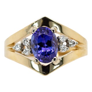 14k Yellow Gold 1.4cts Tanzanite and Natural Diamonds Ring | Ov 8x6mm, Size 6.75 For Sale