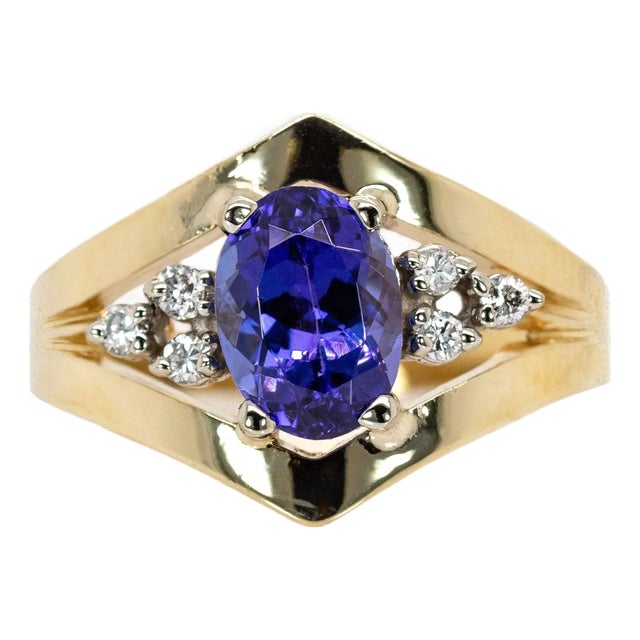 14k Yellow Gold 1.4cts Tanzanite and Natural Diamonds Ring | Ov 8x6mm, Size 6.75 For Sale