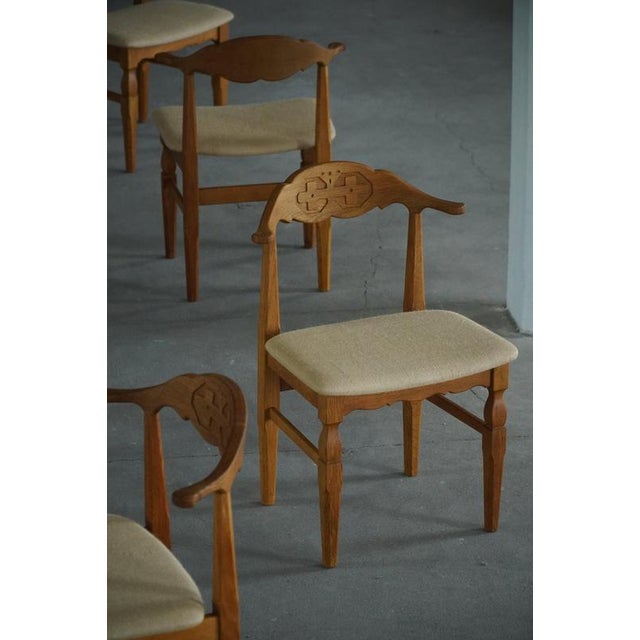 1950s Mid-Century Modern Danish Chairs in Oak and Hessian by Henning Kjærnulf, 1950s, Set of 8 For Sale - Image 5 of 18