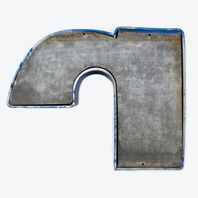 1970s 1970s Vintage Industrial Channel Letter R Signage Volumetric 3d Romania For Sale - Image 5 of 7