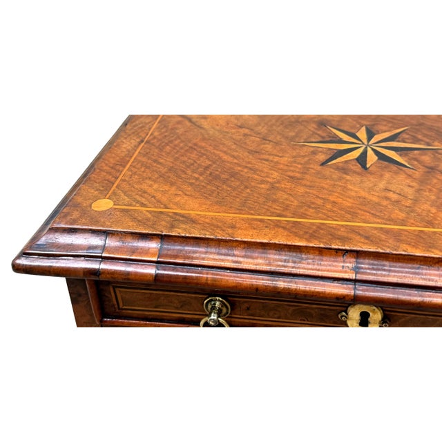 Small Antique Walnut Chest of Drawers, 1720 For Sale - Image 4 of 14